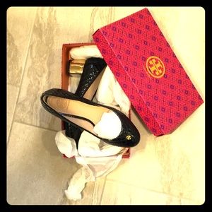 Tory Burch Kent 45mm black patent pump size 9